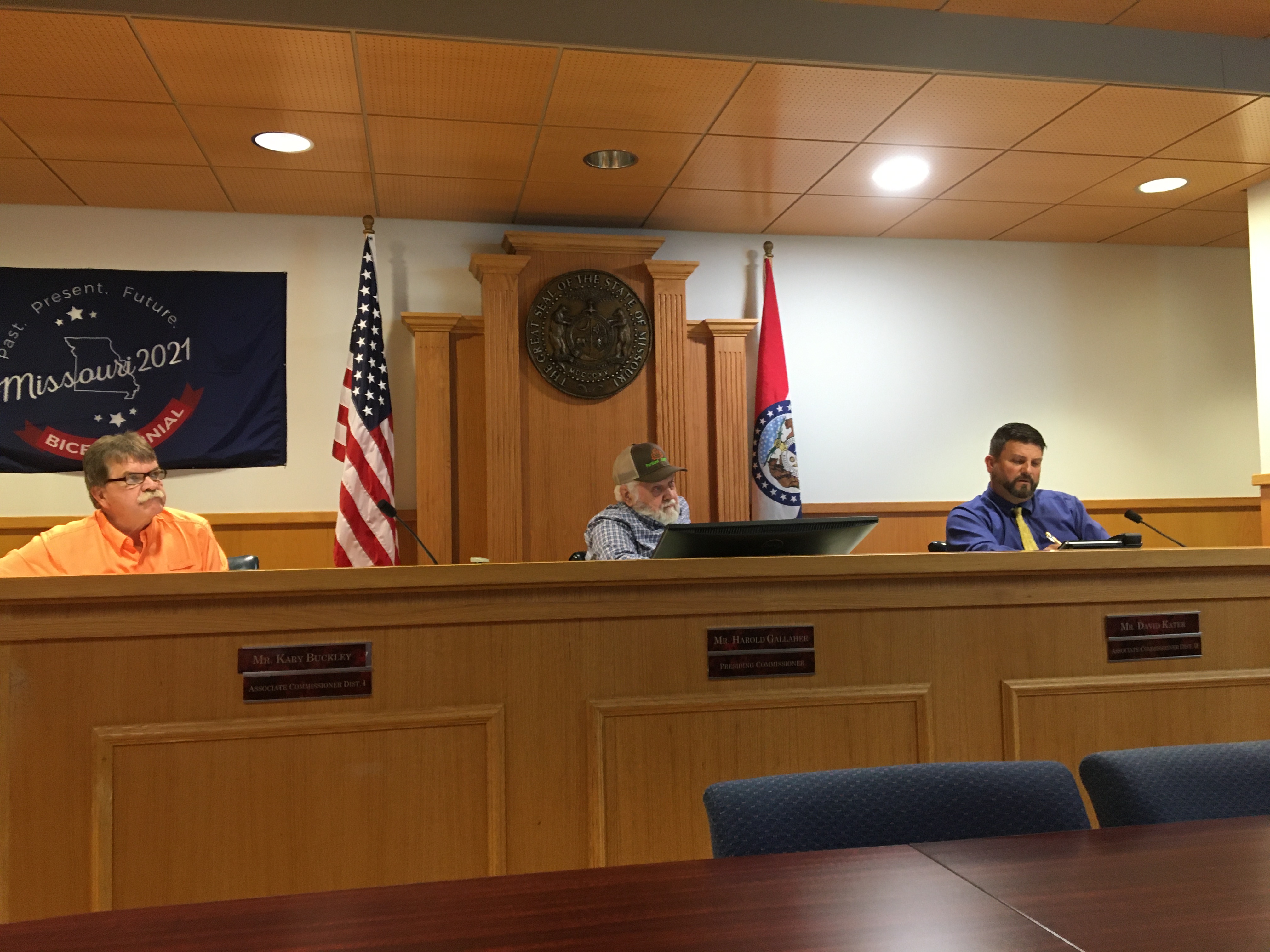 Commissioners Okay Bid for Jail System