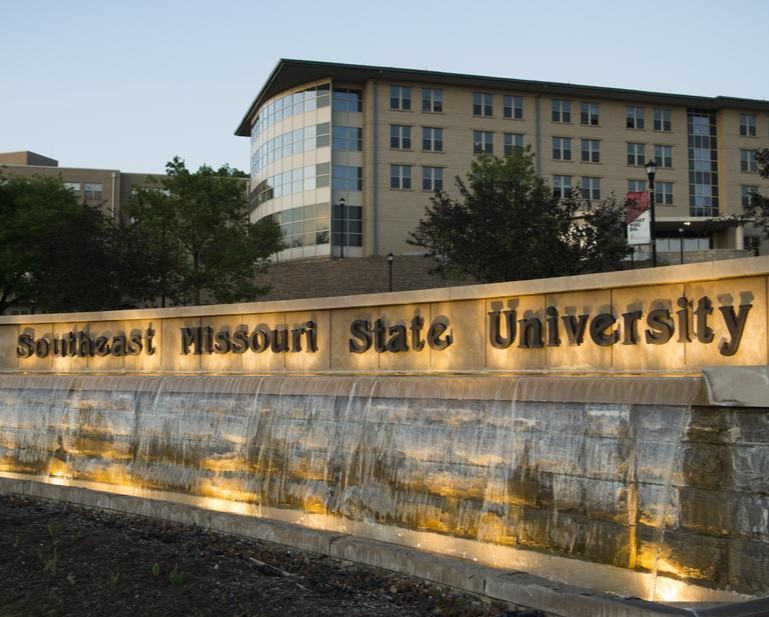 SEMO Extends Scholarship Deadline