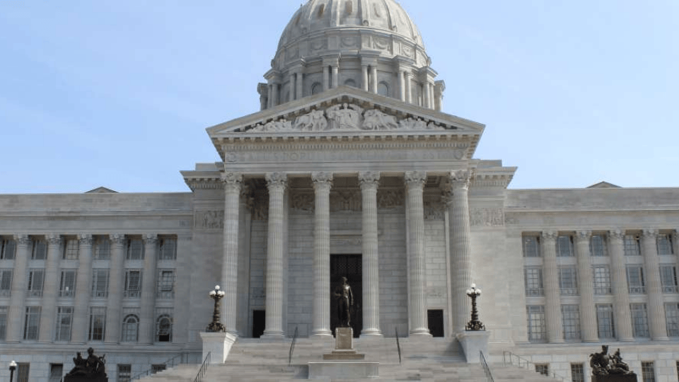 Missouri Capitol Dome Lit Purple for Alzheimer's Awareness